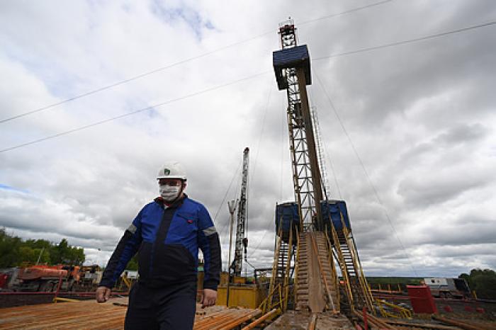 Ценам на нефть пообещали колебания от нуля до бесконечности
