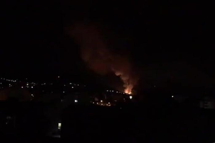 Взрыв на военном заводе в Сербии попал на видео