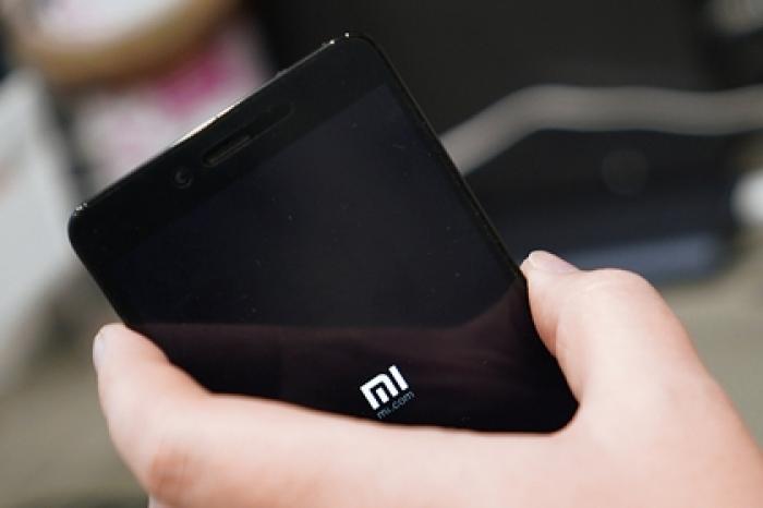 Xiaomi выпустит смартфон без единого разъема