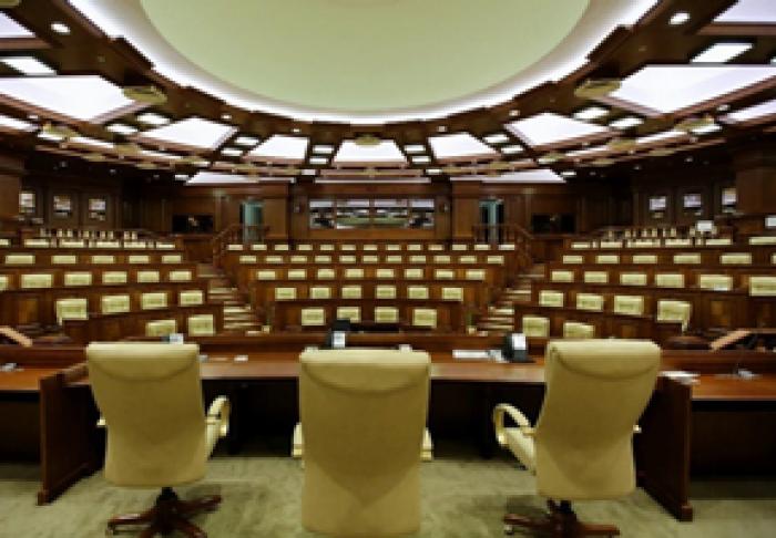 BOP: ÎN URMĂTORUL PARLAMENT POT TRECE TREI FORMAŢIUNI POLITICE