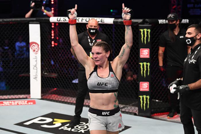 Чемпионка UFC Шевченко узнала имя следующей соперницы