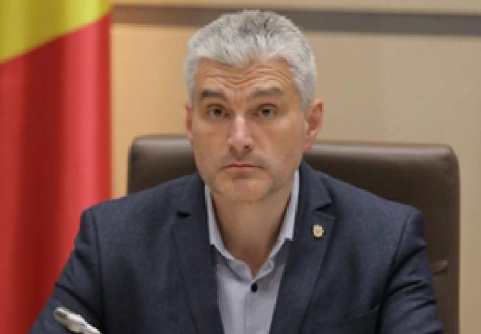 FOSTUL VICEPREȘEDINTE AL PARLAMENTULUI: PE PIAȚA PETROLIERĂ EXISTĂ UN ACORD DE CARTEL ÎNTRE CELE MAI MARI COMPANII, CU PARTICIPAREA ANRE