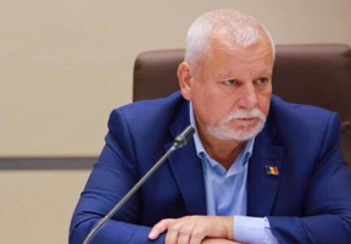 INSTANŢA A PUS SECHESTRU PE UN APARTAMENT AL FOSTULUI DEPUTAT ACUZAT DE ÎMBOGĂȚIRE ILEGALĂ