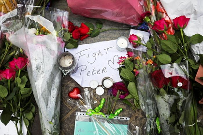 Известный журналист-расследователь умер после нападения в центре Амстердама