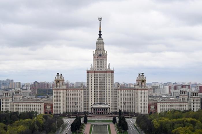 МГУ перестал пускать сотрудников без прививки