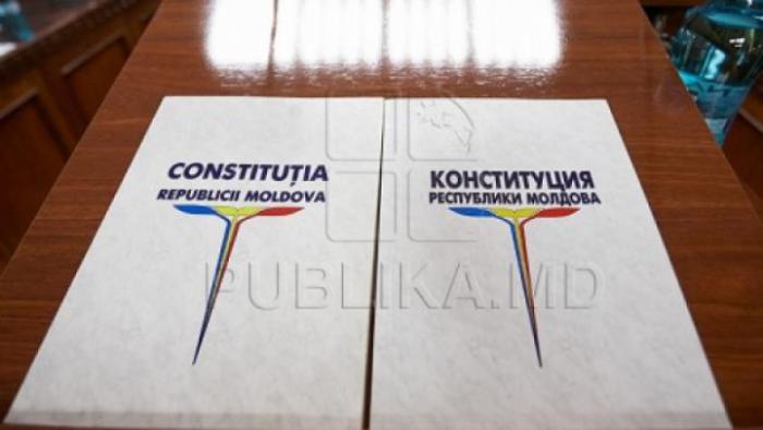 PAS vrea să modifice Constituţia, astfel încât aleşii corupţi să fie lipsiţi de imunitate