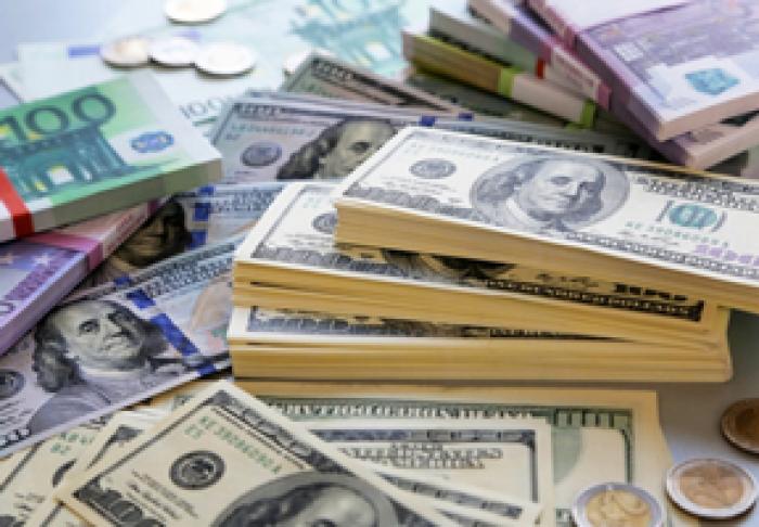 PE PIAȚA DE SCHIMB VALUTAR, NU EXISTĂ DEFICIT DE EURO ȘI DOLARI: OPINIA DEALERILOR DE VALUTĂ STRĂINĂ