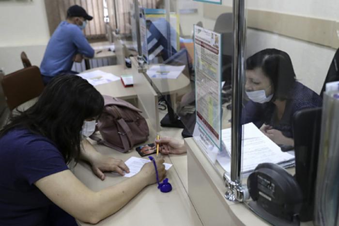 Пособия по безработице в России предложили приравнять к прожиточному минимуму
