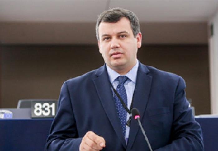 UN EUROPARLAMENTAR CONSIDERĂ CĂ RUSIA ESTE OBLIGATĂ SĂ-ȘI CEARĂ SCUZE PENTRU CRIMELE PRODUSE ÎMPOTRIVA POPORULUI ROMÂN