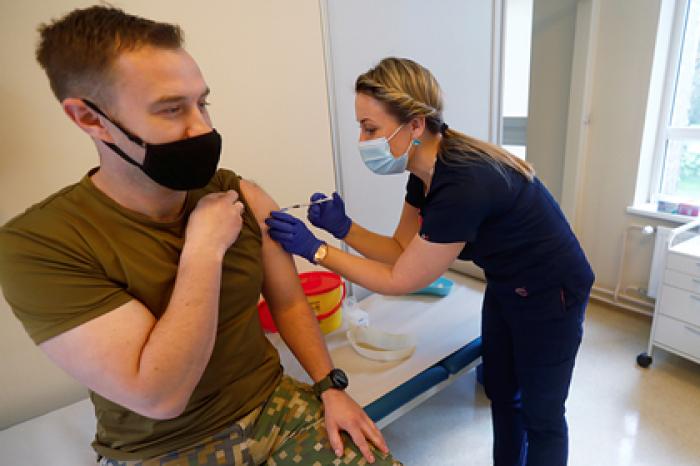 В Латвии ввели обязательную вакцинацию от коронавируса