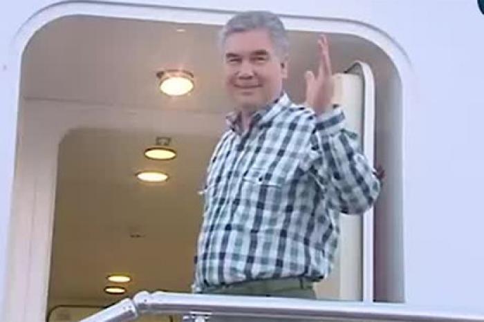 Водная прогулка президента Туркмении на скоростном катере попала на видео