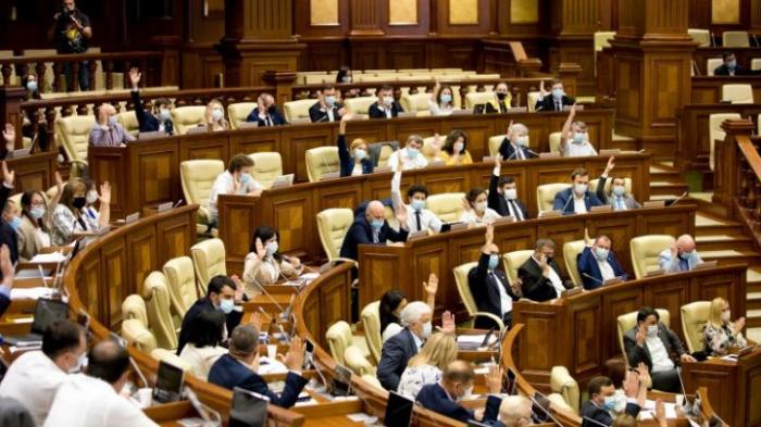 Hotărârea privind evoluțiile în dosarul "furtului miliardului" a fost adoptată de Parlament. Cum este calificată activitatea Procuraturii Generale