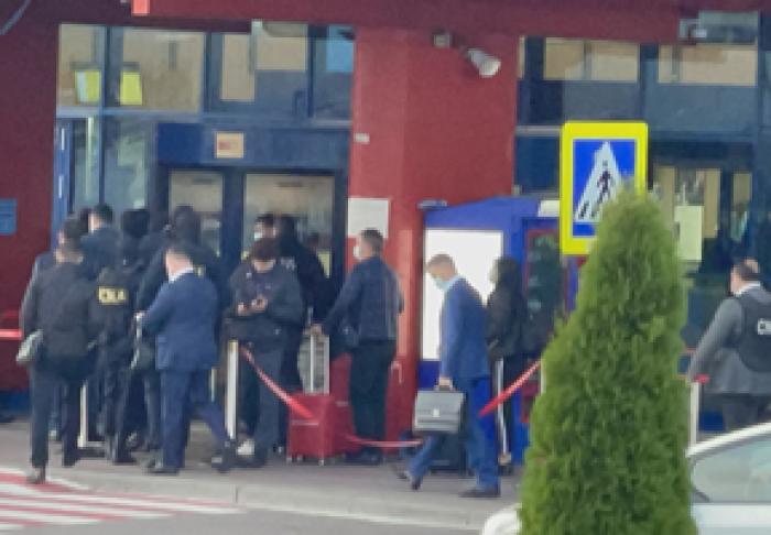 15 POLIȚIȘTI DE FRONTIERĂ AU FOST DOCUMENTAȚI ÎN EPISOADE DE PRETINDERE DE MITĂ DE LA PASAGERII CURSELOR AVIA