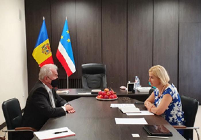 AMBASADORUL TURCIEI ÎN MOLDOVA ȘI BAȘCANUL GĂGĂUZIEI AU DISCUTAT DESPRE FINALIZAREA CONSTRUCȚIEI UNUI COMPLEX SPORTIV ÎN COMRAT