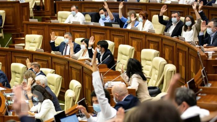Câți deputați au prezentat certificatele de vaccinare COVID. Grosu: „Deja e mai bine, data trecută erau 49”