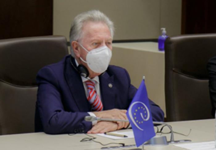 GIANNI BUQUICCHIO: ÎN PROCESUL DE REFORMĂ A JUSTIŢIEI, AUTORITĂŢILE TREBUIE SĂ MENŢINĂ UN DIALOG CU OPOZIŢIA ŞI SOCIETATEA CIVILĂ