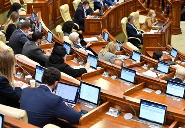 PARLAMENTUL NU A INCLUS PROPUNEREA FRACŢIUNII "ŞOR" ÎN ORDINEA DE ZI A ŞEDINŢEI