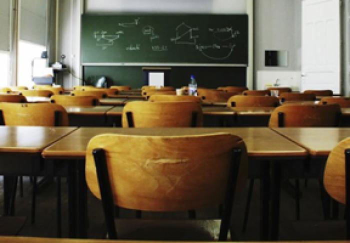 VACANȚA DE TOAMNĂ SE PRELUNGEȘTE PENTRU INSTITUȚIILE DIN ZONELE AFLATE ÎN PRAGUL DE ALERTĂ ROȘU