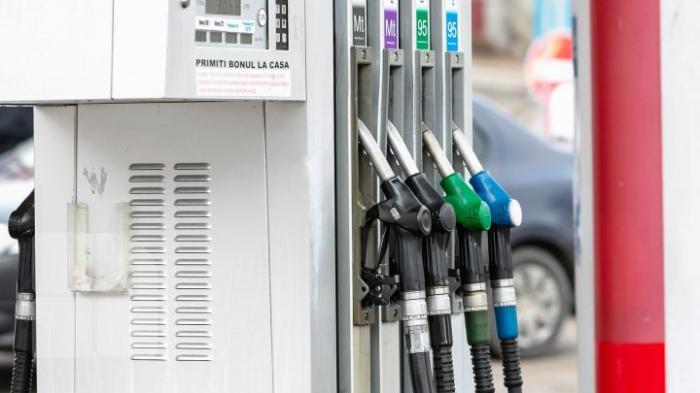 Хорошие новости для водителей: бензин немного подешевеет