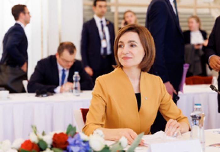 МАЙЯ САНДУ ПОЗДРАВИЛА ЕВРЕЙСКУЮ ОБЩИНУ МОЛДОВЫ С ХАНУКОЙ