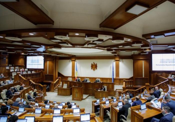 ​ПАРЛАМЕНТ РАСШИРИЛ ЧИСЛО ПОЛУЧАТЕЛЕЙ ПОМОЩИ В ХОЛОДНОЕ ВРЕМЯ ГОДА