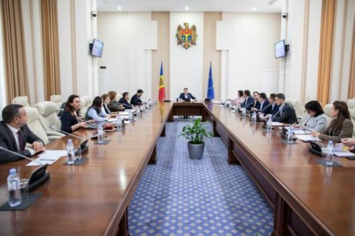 Premierul Dorin Recean a prezidat ședința Consiliului fondului rutier: „Resursele financiare alocate pentru întreținerea drumurilor trebuie să fie utilizate eficient”