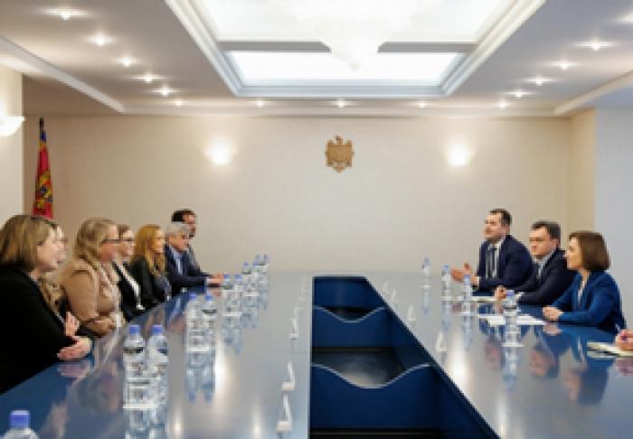ПРЕЗИДЕНТ ОБСУДИЛА С ИНОСТРАННЫМИ ИНВЕСТОРАМИ ВОЗМОЖНОСТИ ИХ ПРИХОДА В МОЛДОВУ