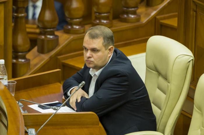 ЕЩЕ ОДИН ДЕПУТАТ-СОЦИАЛИСТ ПОКИНУЛ ФРАКЦИЮ БЛОКА КОММУНИСТОВ И СОЦИАЛИСТОВ