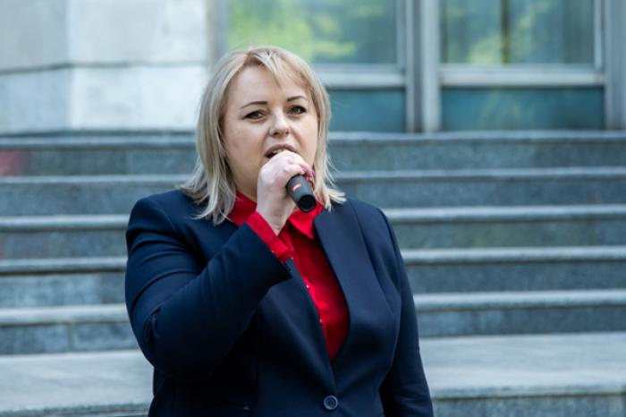 ​ЕЩЕ ОДИН ДЕПУТАТ ПОКИНУЛА ФРАКЦИЮ БЛОКА КОММУНИСТОВ И СОЦИАЛИСТОВ
