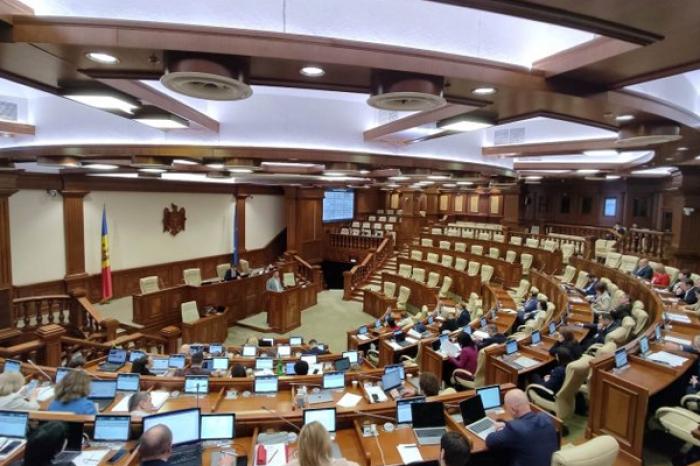 ПАРЛАМЕНТСКОЕ БОЛЬШИНСТВО ОТКАЗАЛОСЬ ЗАСЛУШАТЬ МИНИСТРА ЭНЕРГЕТИКИ И РУКОВОДСТВО ANRE ПО ВОПРОСУ ЦЕНЫ НА ЗУКУПКУ ГАЗА