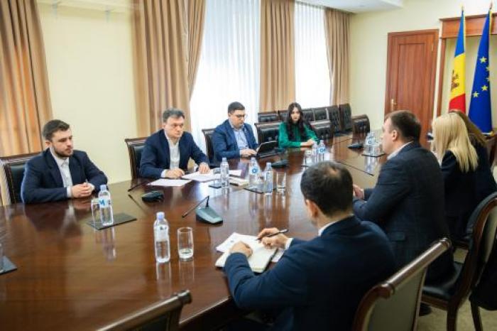 Premierul Dorin Recean s-a întâlnit cu reprezentanții Consiliului Național al Tineretului din Moldova