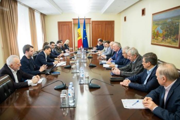 Prim-ministrul Dorin Recean la întâlnirea cu membrii Confederației Naționale a Patronatului: Guvernul pledează pentru un dialog deschis cu patronatele în beneficiul agenților economici