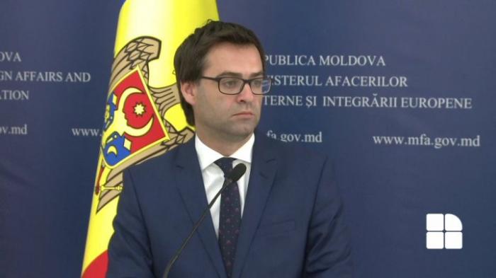 Реакция Нику Попеску на комментарий Марии Захаровой относительно румынского языка во всех законах РМ
