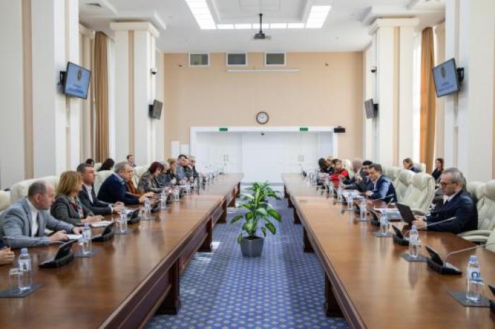 Strategia de reformă a administrației publice pentru anii 2023-2030, discutată la ședința Comisiei paritare pentru descentralizare