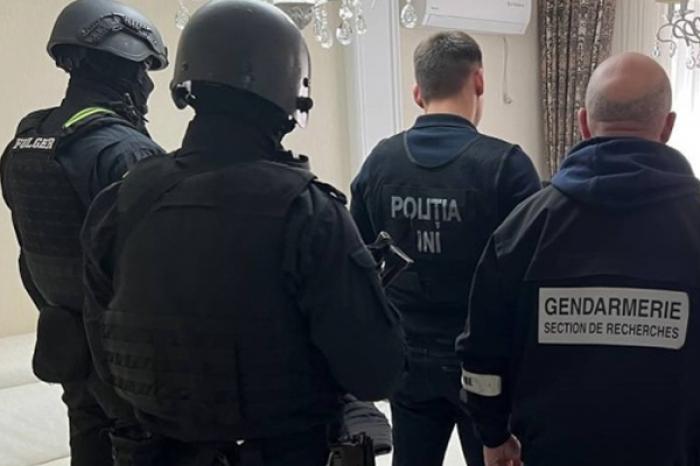 (ВИДЕО) ПРАВООХРАНИТЕЛИ ПРОВЕЛИ ОБЫСКИ В КИШИНЕВЕ И БЭЛЦЬ У ПОДОЗРЕВАЕМЫХ В ПРИЧАСТНОСТИ К УБИЙСТВУ ВО ФРАНЦИИ