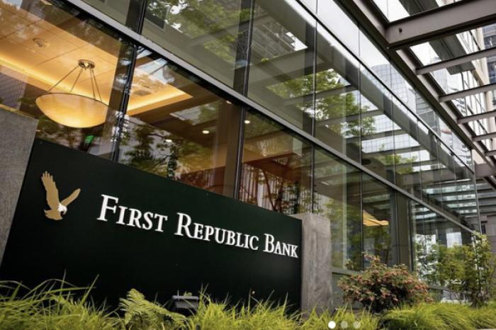 ​First Republic вместе с регуляторами США ищет способы стабилизировать бизнес
