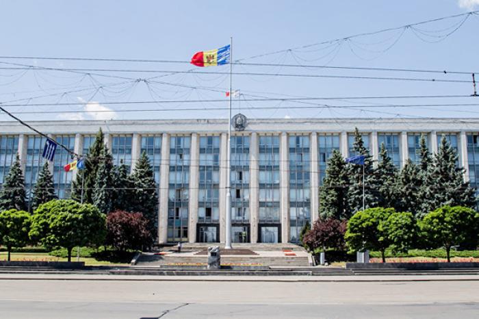 ПОСЛУ РОССИИ В МОЛДОВЕ БУДЕТ ВРУЧЕНА НОТА В СВЯЗИ С ПОВЕДЕНИЕМ РОССИЙСКИХ ДИПЛОМАТОВ В АЭОРОПОРТУ КИШИНЕВА - ПРАВИТЕЛЬСТВО