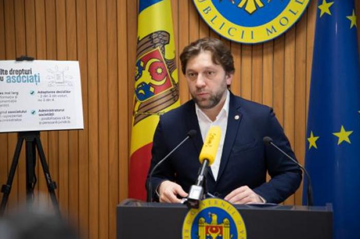 (ВИДЕО) МИНИСТР ЭКОНОМИКИ ПРЕДСТАВИЛ «РЕВОЛЮЦИОННУЮ РЕФОРМУ SRL»