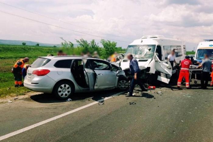 В ДТП В РАЙОНЕ ОРХЕЙ ПОГИБЛИ ДВА ЧЕЛОВЕКА, А 12 ПОЛУЧИЛИ РАНЕНИЯ