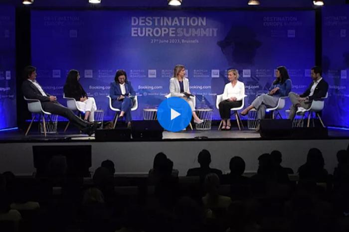 (ВИДЕО) Европейский туризм "зеленеет": путешественники готовы пересесть с самолета на поезд
