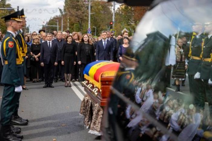 Prim-ministru Dorin Recean a participat la funeraliile primului președinte al Republicii Moldova, Mircea Snegur