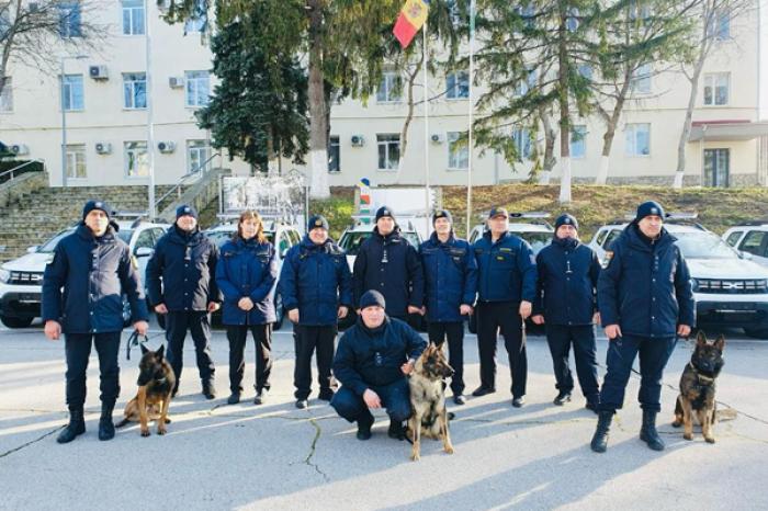 ТРИ СЛУЖЕБНЫХ СОБАКИ, ПРОШЕДШИХ ДРЕССУРУ В ЧЕХИИ, ПЕРЕДАНЫ В ДАР ПОГРАНИЧНОЙ ПОЛИЦИИ МОЛДОВЫ