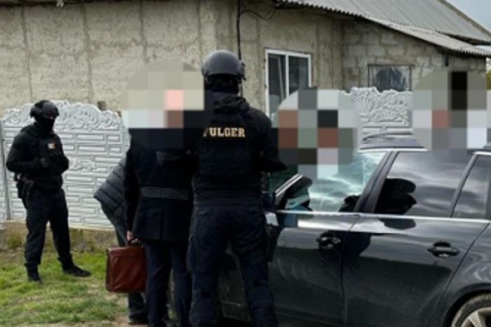CU SPRIJINUL PARTENERILOR EUROPEI, POLIȚIȘTII DIN MOLDOVA ȘI ROMÂNIA AU ARESTAT PROXENEȚII UNEI FEMEI INVALIDE