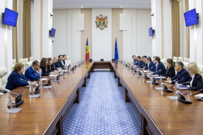 Prioritățile Guvernului de creștere economică, discutate de prim-ministrul Dorin Recean și misiunea Fondului Monetar Internațional, condusă de Clara Mira