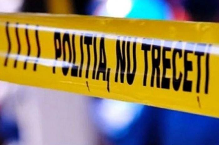 UN COPIL ÎN VÂRSTĂ DE OPT ANI S-A ÎMPUȘCAT CU UN PISTOL PE CARE L-A LUAT DINTR-UN SAFEU