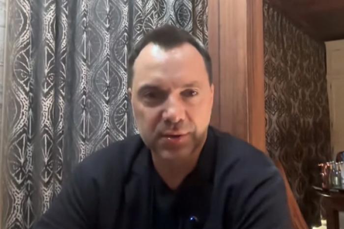 FOSTUL CONSILIER AL ȘEFULUI CABINETULUI PREȘEDINTELUI UCRAINEI, ALEXEI ARESTOVICI, CONSIDERĂ CĂ MOLDOVA AR TREBUI SĂ AIBĂ GRIJĂ DE PROPRIA SECURITATE