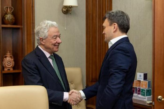 Премьер-министр Дорин Речан провел встречу с послом ОБСЕ Томасом Майр-Хартингом