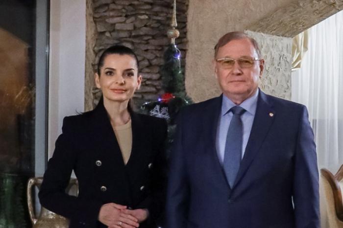 BAȘCANUL GĂGĂUZIEI A DISCUTAT COOPERAREA INTERREGIONALĂ CU AMBASADORUL RUSIEI
