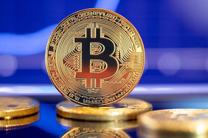 ​Курс биткоина превысил 105 тысяч долларов
