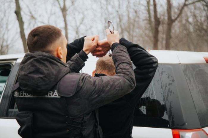 НА СЕВЕРЕ МОЛДОВЫ ЗАДЕРЖАНЫ ГРАЖДАНЕ УКРАИНЫ И МОЛДОВЫ, ОРГАНИЗОВАВШИЕ НЕЗАКОННУЮ МИГРАЦИЮ